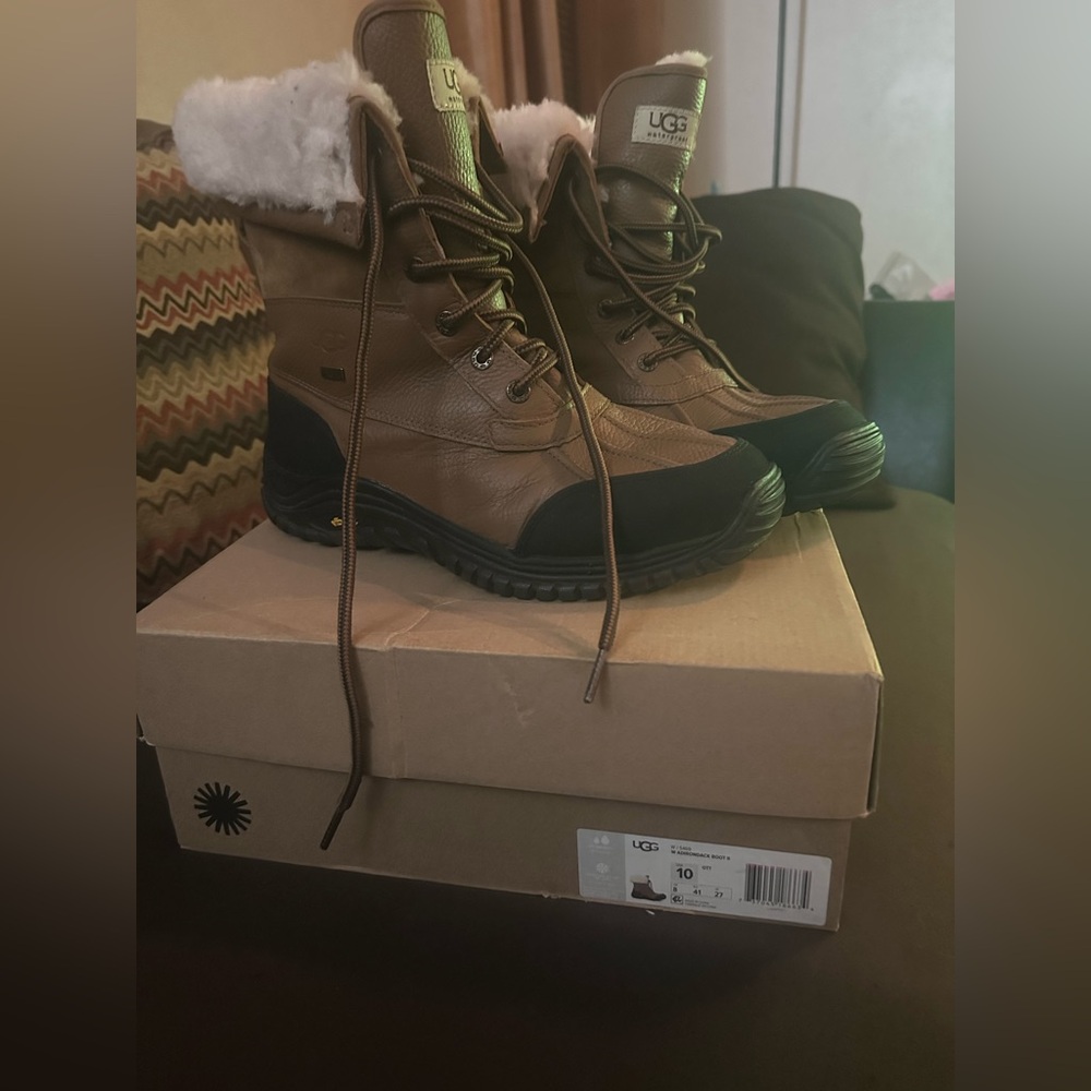 Uggs snow boot